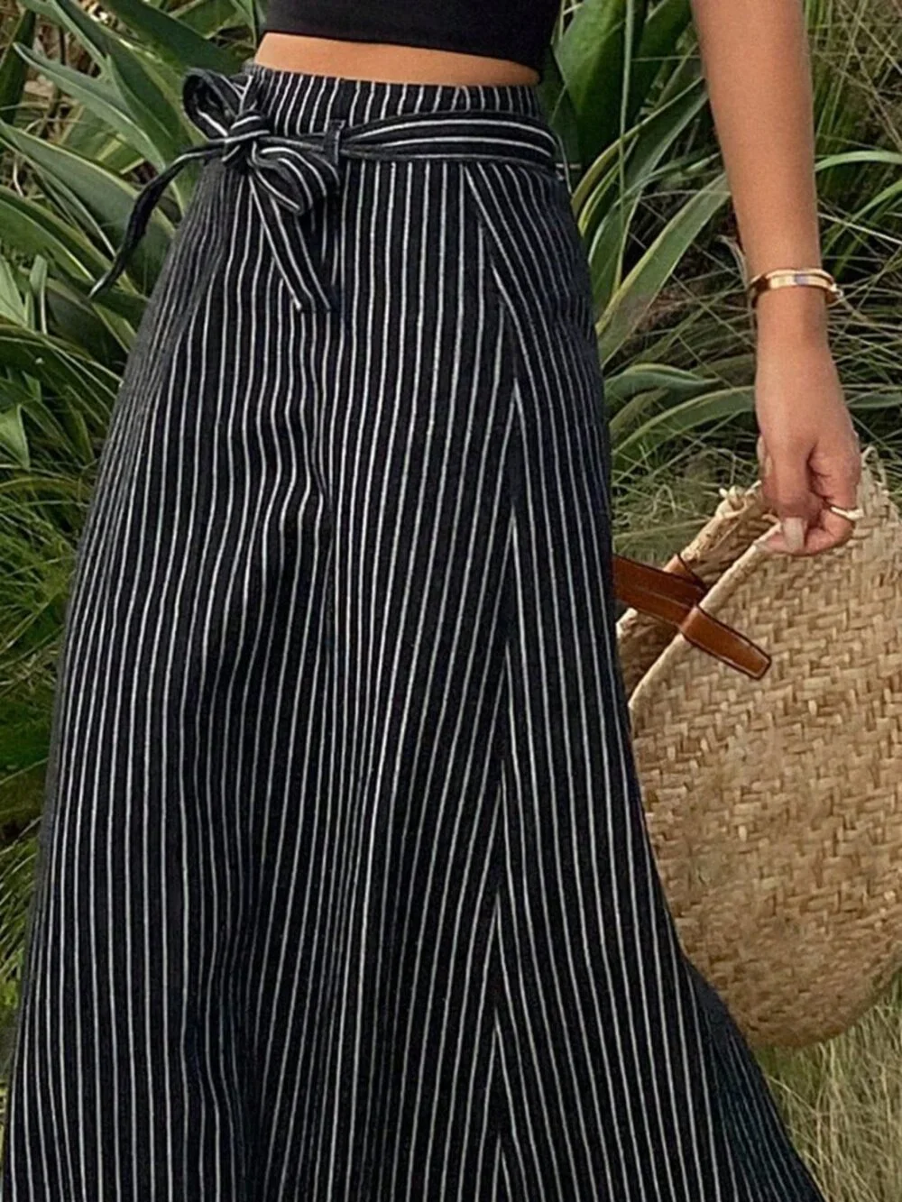 Black Casual Loose Cinched Women's striped Denim maxi Skirt - Picture 8 of 9